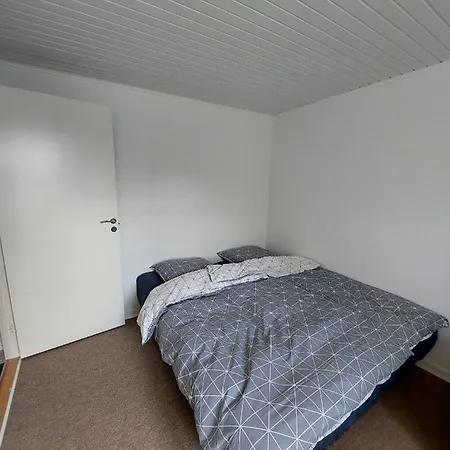 아파트 Stuelejlighed Med Have Og Overdaekket Terrasse *