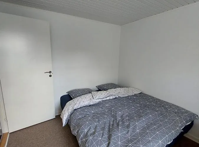 Lägenhet Stuelejlighed Med Have Og Overdaekket Terrasse *