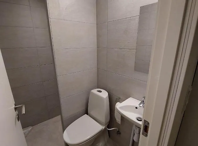 Stuelejlighed Med Have Og Overdaekket Terrasse Lägenhet Odense