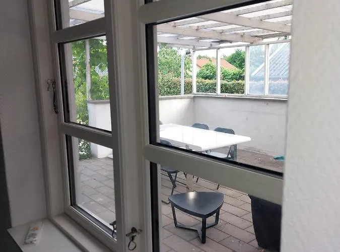 Stuelejlighed Med Have Og Overdaekket Terrasse